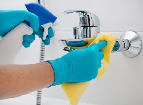 Kitchen and bathroom deep cleaning in EC2